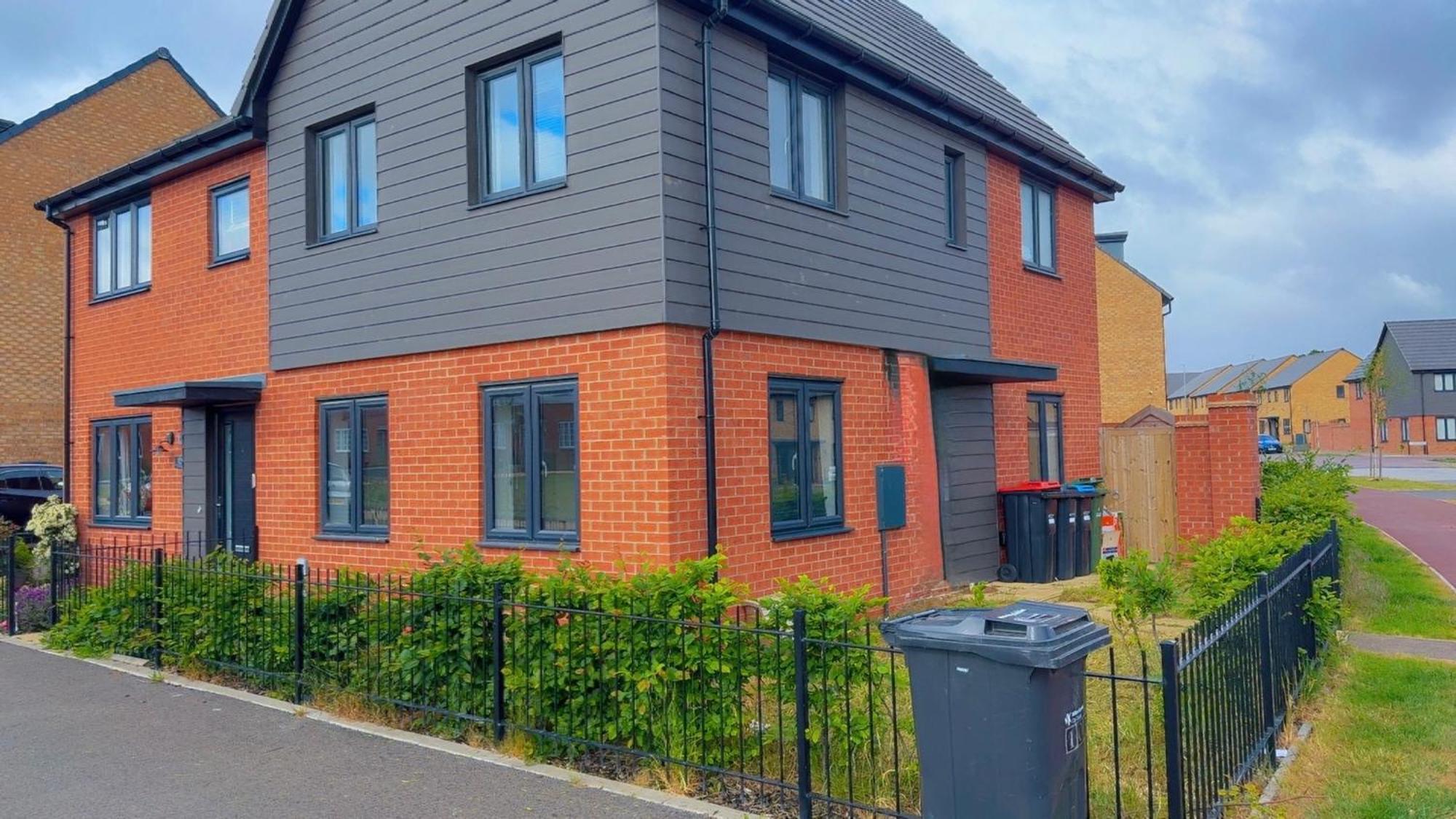 Modern Haven In * Milton Keynes